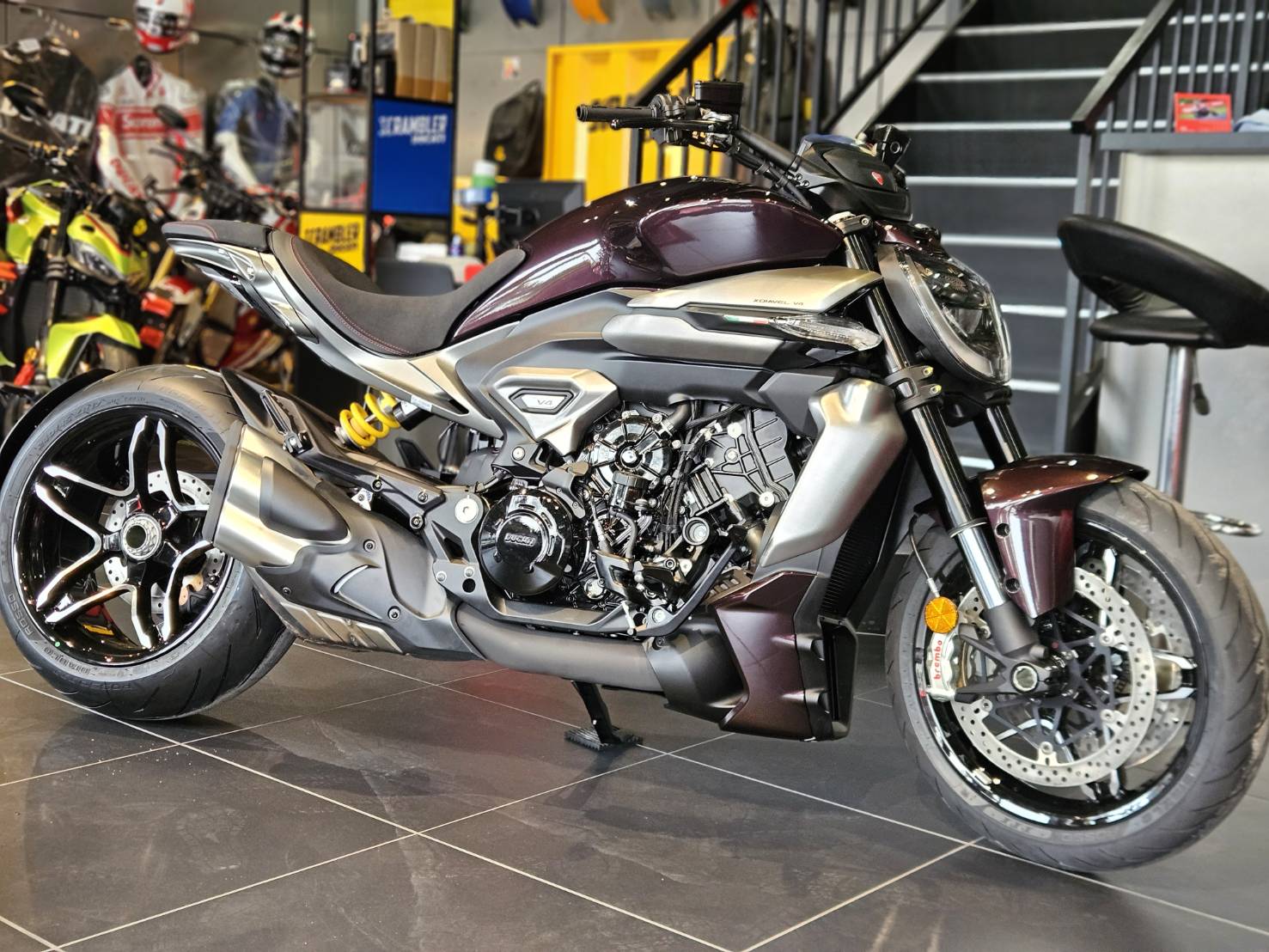 ドゥカティ大阪ウエスト